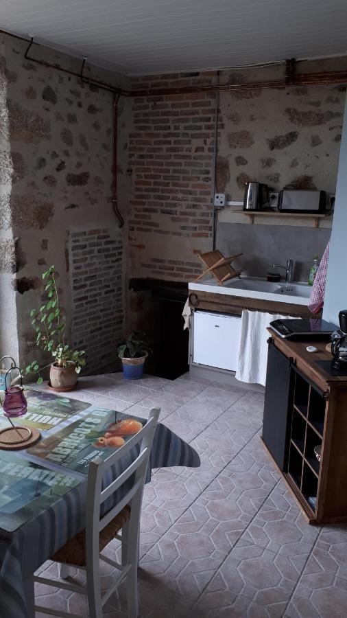 Demeure Du Castel Bed & Breakfast Les Chatelliers-Chateaumur Exterior photo